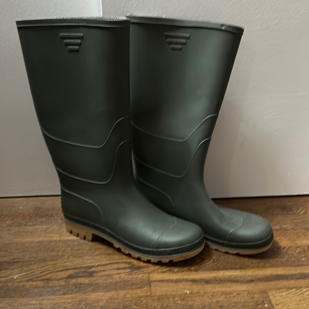 Italian made green rubber Boots with Sturdy Sole size 45